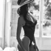 Body ouvert nero in pizzo – Obsessive Perisia – ambientata