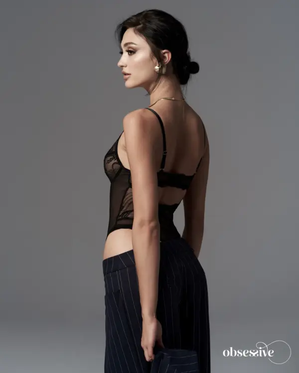 Body ouvert nero in pizzo – Obsessive Perisia – ambientata